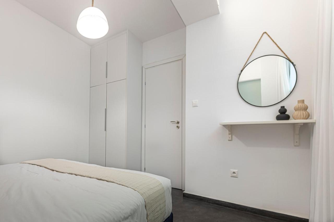 Phaedrus Living: City Center Luxury Flat Loukianou アテネ エクステリア 写真