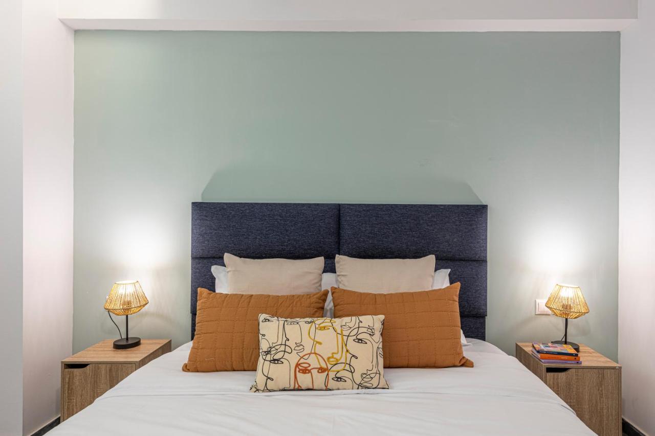 Phaedrus Living: City Center Luxury Flat Loukianou アテネ エクステリア 写真