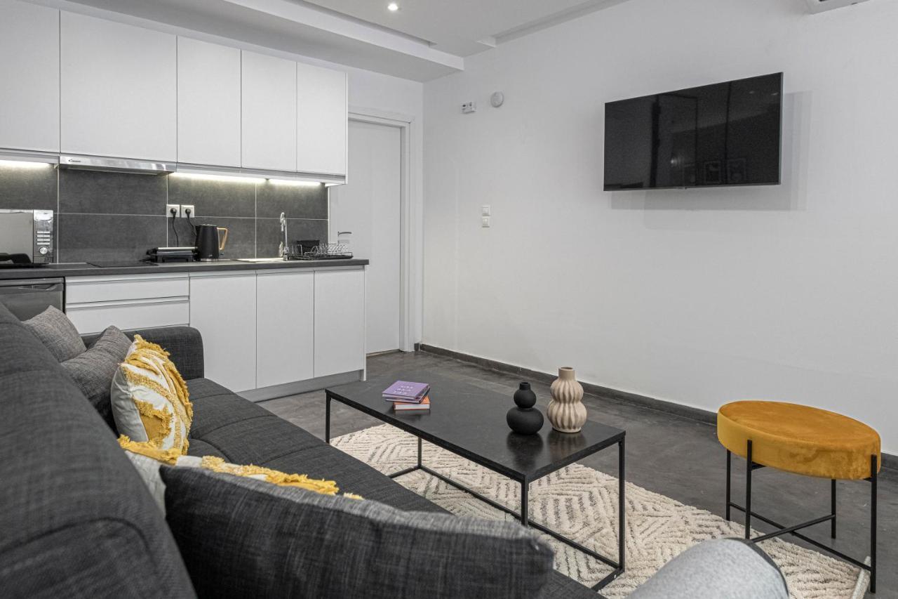 Phaedrus Living: City Center Luxury Flat Loukianou アテネ エクステリア 写真